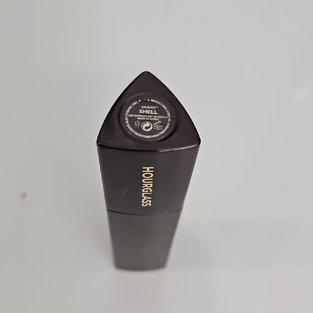 Hourglass Shell Foundation Stick